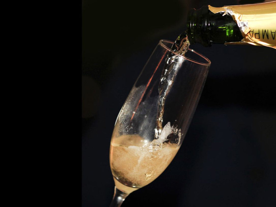 無限暢飲香檳、紅白酒、啤酒
